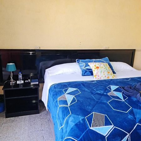Hotel Kasa Kamelot Las Rosas 케트살테낭고 외부 사진