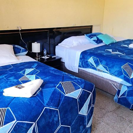 Hotel Kasa Kamelot Las Rosas 케트살테낭고 외부 사진