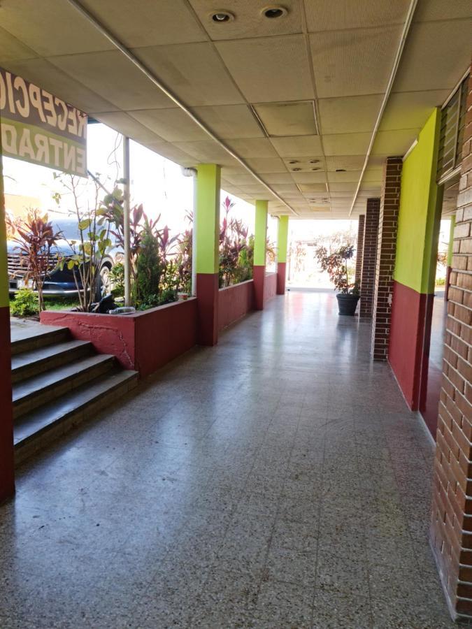 Hotel Kasa Kamelot Las Rosas 케트살테낭고 외부 사진