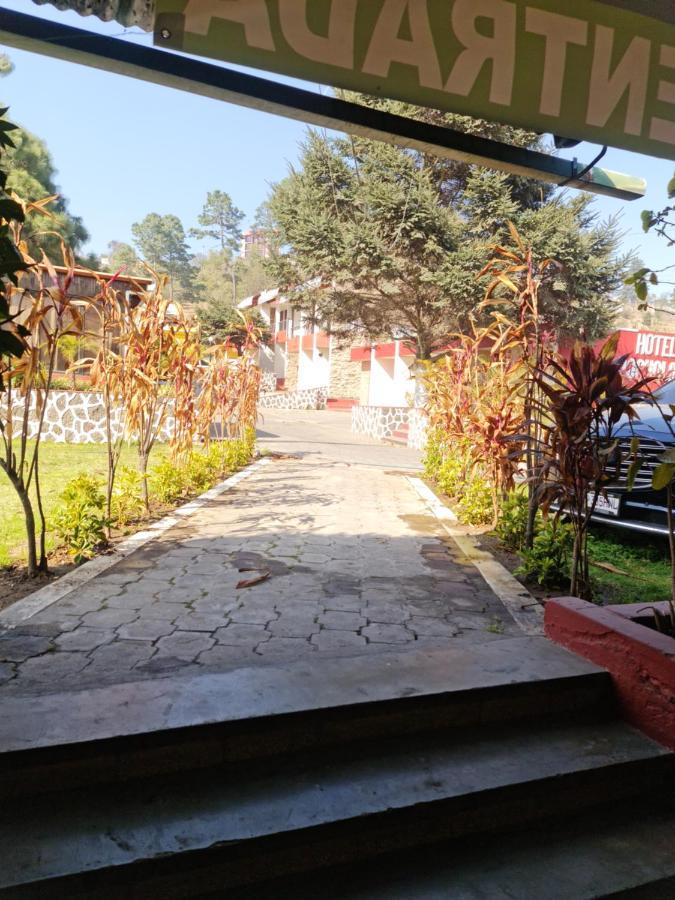 Hotel Kasa Kamelot Las Rosas 케트살테낭고 외부 사진
