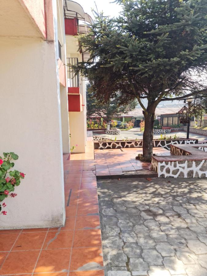Hotel Kasa Kamelot Las Rosas 케트살테낭고 외부 사진