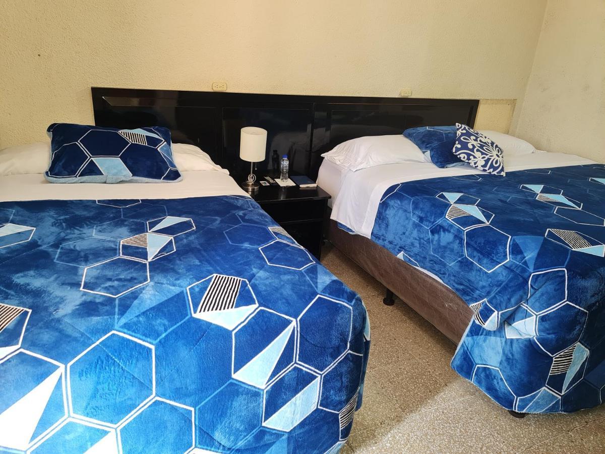 Hotel Kasa Kamelot Las Rosas 케트살테낭고 외부 사진